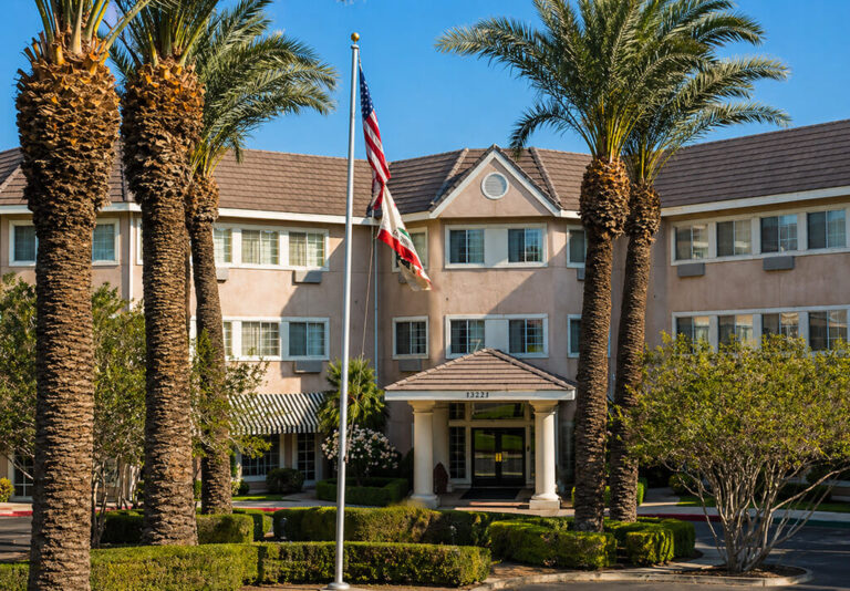 Sterling Inn & Commons - Victorville